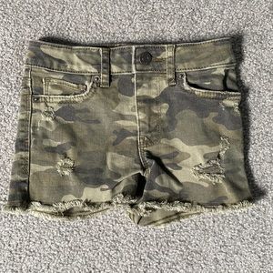 🟢🟤 EUC girls gapkids camo shorts